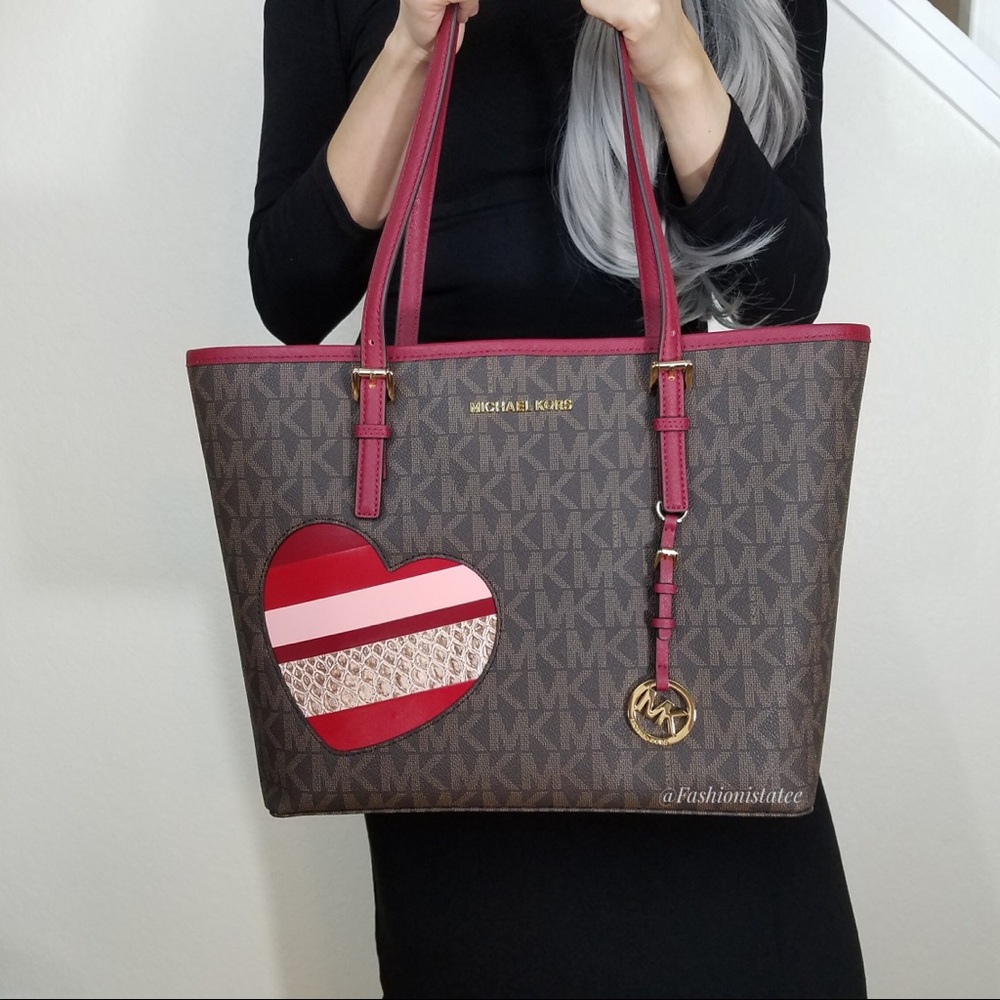 NWT MICHAEL KORS CARRYALL HEARTS LARGE TOTE BAG - Picture 2 of 7